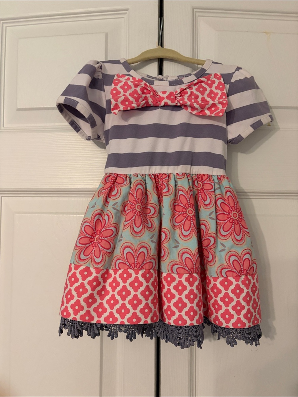 Counting Daisies Girls Pink Floral & Gray Striped Casual Dress with Bow Boho 3T
